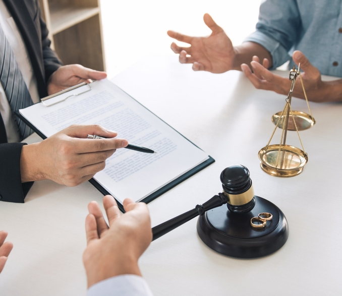 Who Should Consider a Contested Divorce Lawyer